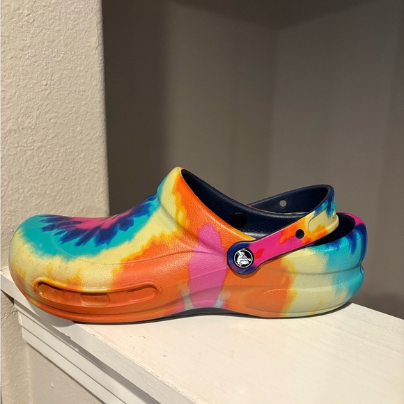 Crocs Tie Dye Unisex Bistro Rainbow Clogs Slip Resistant Mens 11/Womens 13 - Picture 3 of 9